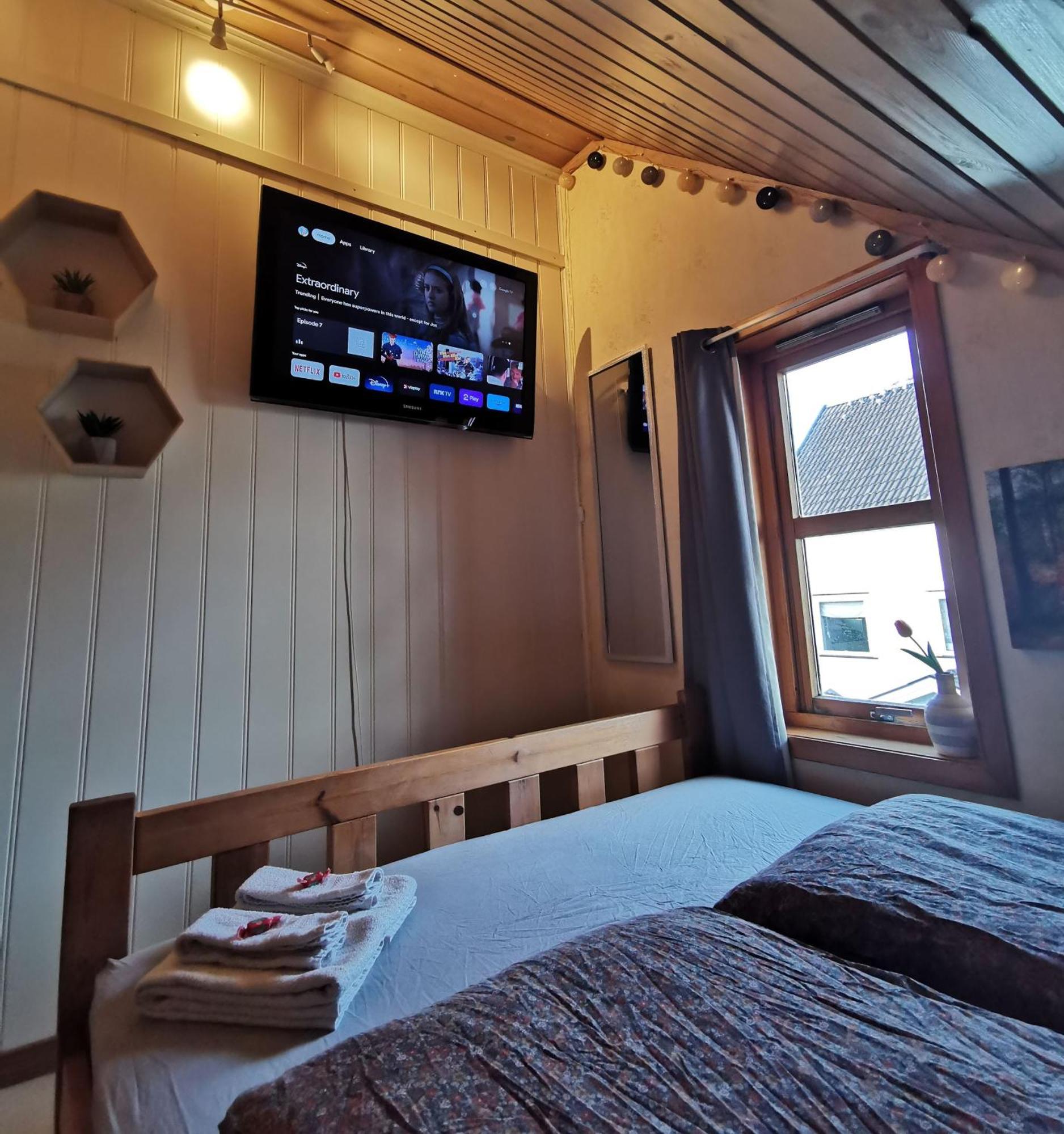 Mikael'S Bed & Spa Apartment ซานเดฟยอร์ด ภายนอก รูปภาพ