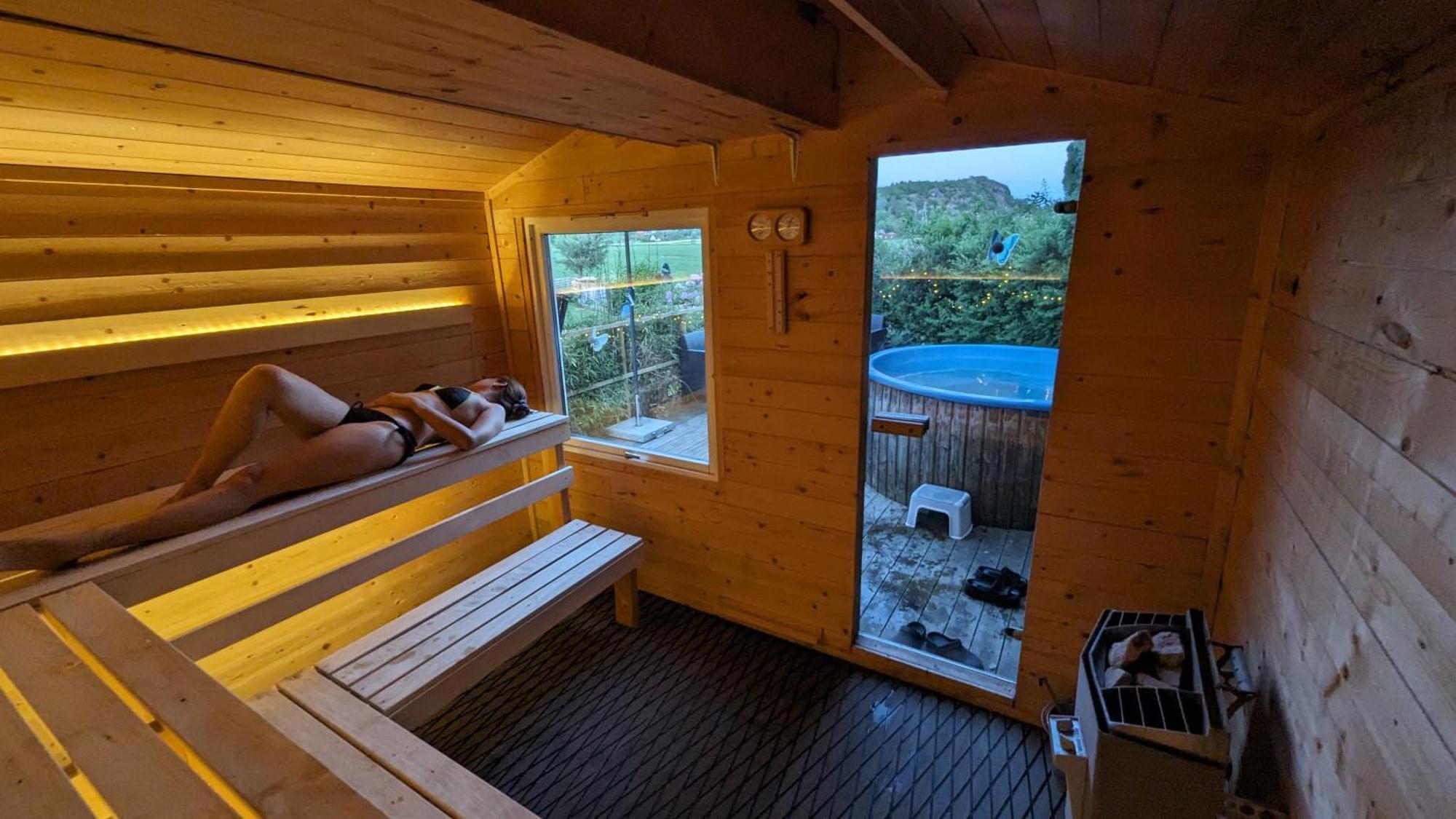 Mikael'S Bed & Spa Apartment ซานเดฟยอร์ด ภายนอก รูปภาพ